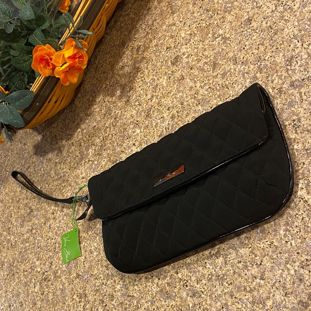 NWT Vera Bradley Quilted Folded Flap Classic Black Wristlet W/ Detachable Strap